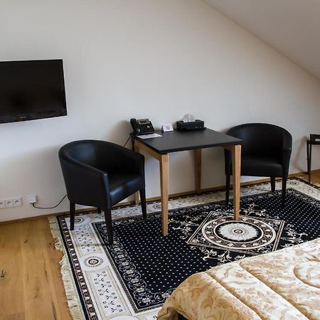Hotel Panstvi Dlouha Lhota Exteriör bild