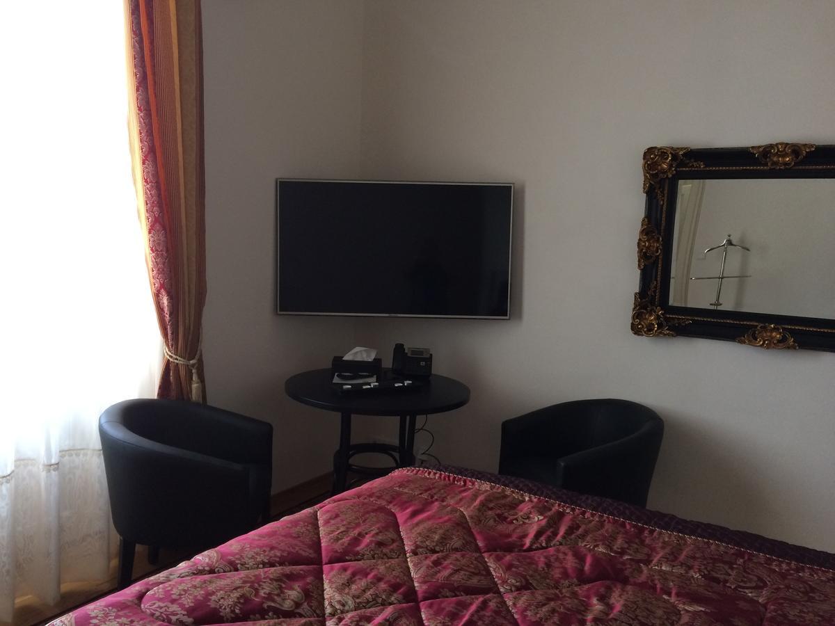 Hotel Panstvi Dlouha Lhota Exteriör bild