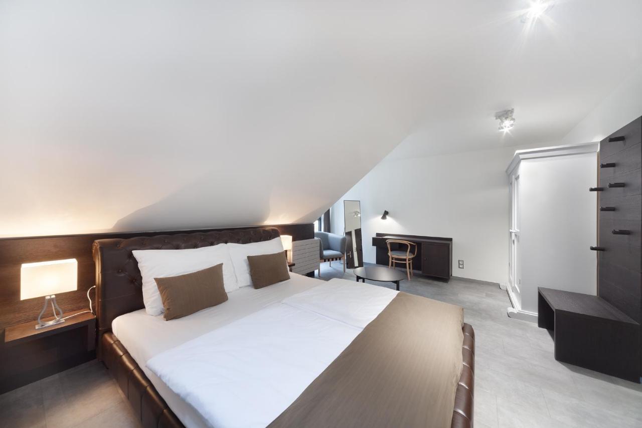 Hotel Panstvi Dlouha Lhota Exteriör bild